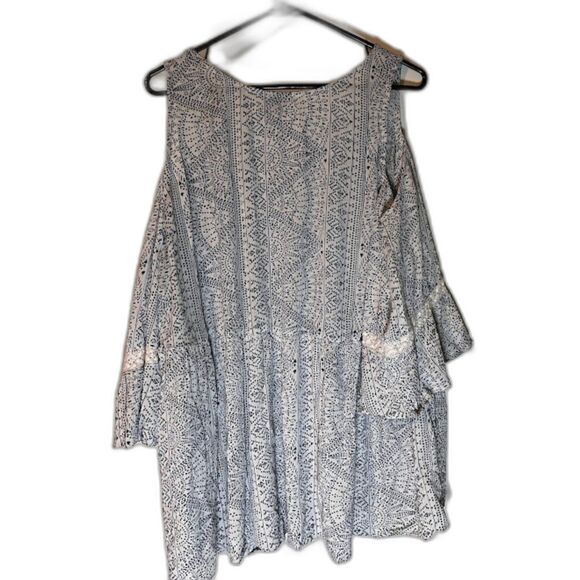 Torrid Blouse 2X White Blue Print Cold Shoulder Boho Chic Cottagecore Top - Picture 6 of 6